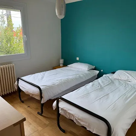 Holiday home Maison Meublee Pour 8 Personnes Avec 4 *